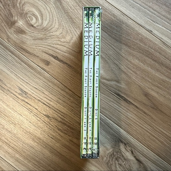 NWT Medium DVD TV Series Season 1 - Picture 11 of 11